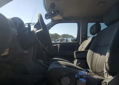 2003 Nissan Frontier Crew Cab Xe z USA, uszkodzony, nr VIN 1N6ED29X03C411016